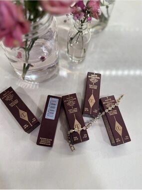 Charlotte Tilbury Matte Revolution Lipstick in Pillow Talk new Packaging
